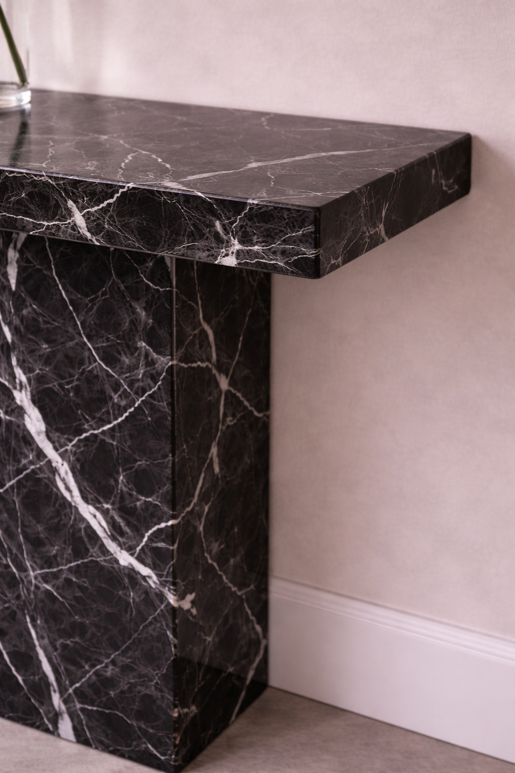 The Tee in Nero Marquina